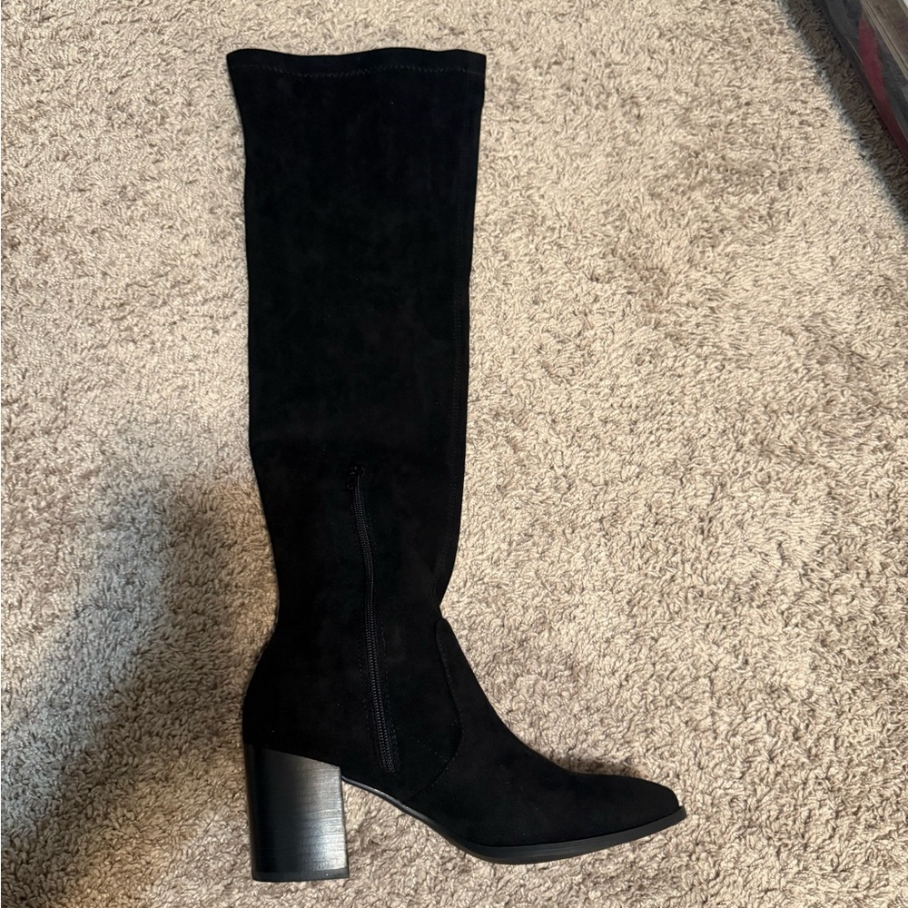 Elegant Black Knee-High Women's Boots